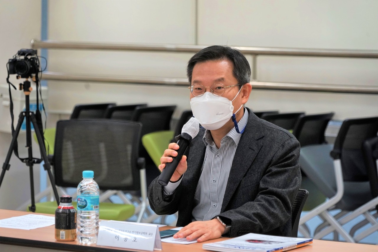  이종호 서울대학교 반도체공동연구소장 겸 전기정보공학부 교수