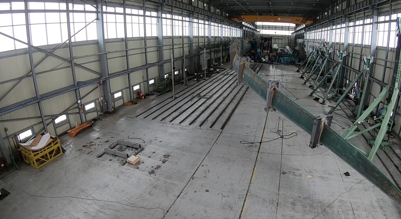 재료연 한독소재센터 기술협력으로 두산중공업 개발 풍력블레이드를 시험하는 모습