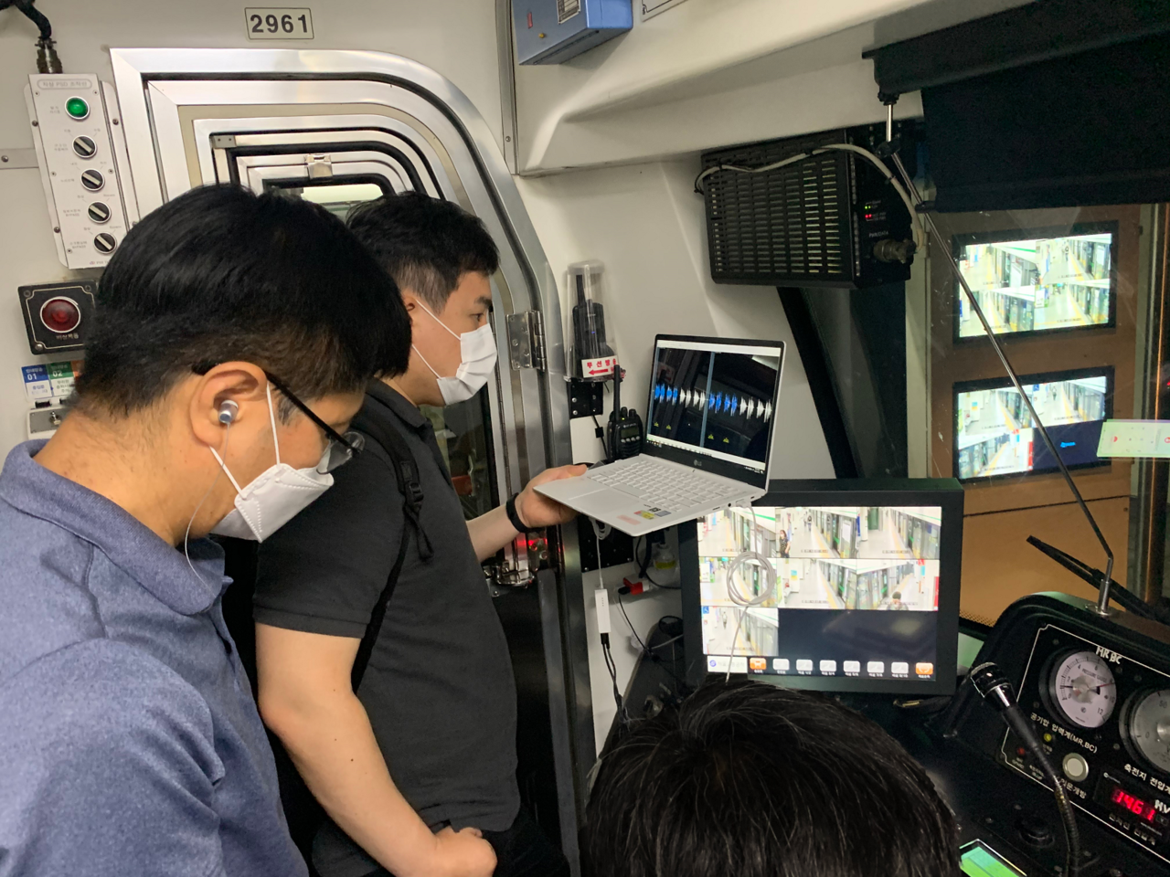 도시철도 전동차세어 국제 철도규격 만족과 안전대응성 시연 모습