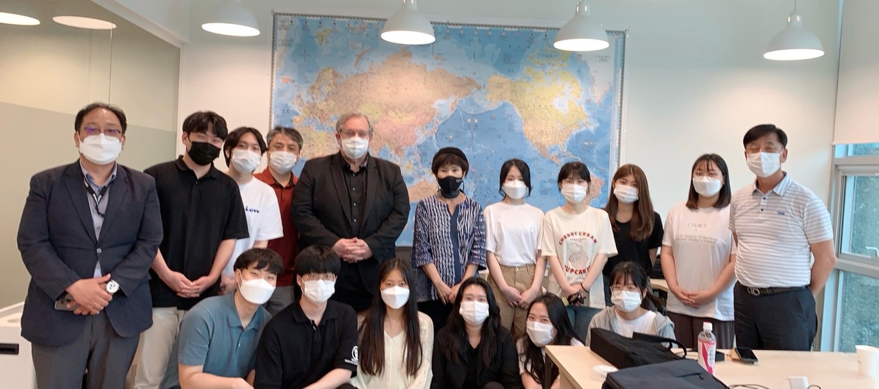 경기도 평택시 평택대학교 스마트 컨텐츠학과 학과장 이요섭 교수(왼쪽에서 네 번째)