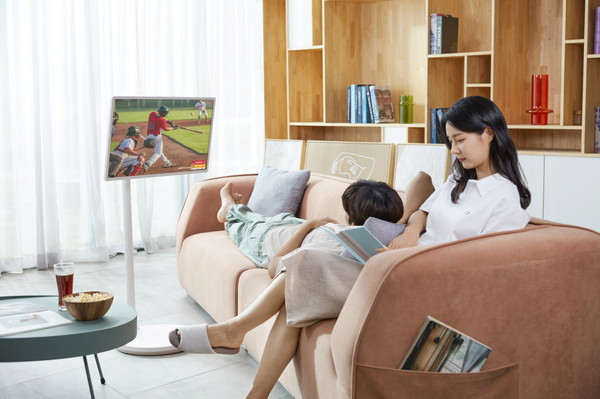 LG전자 무선 스크린 ‘LG 스탠바이미’. 사진=LG전자