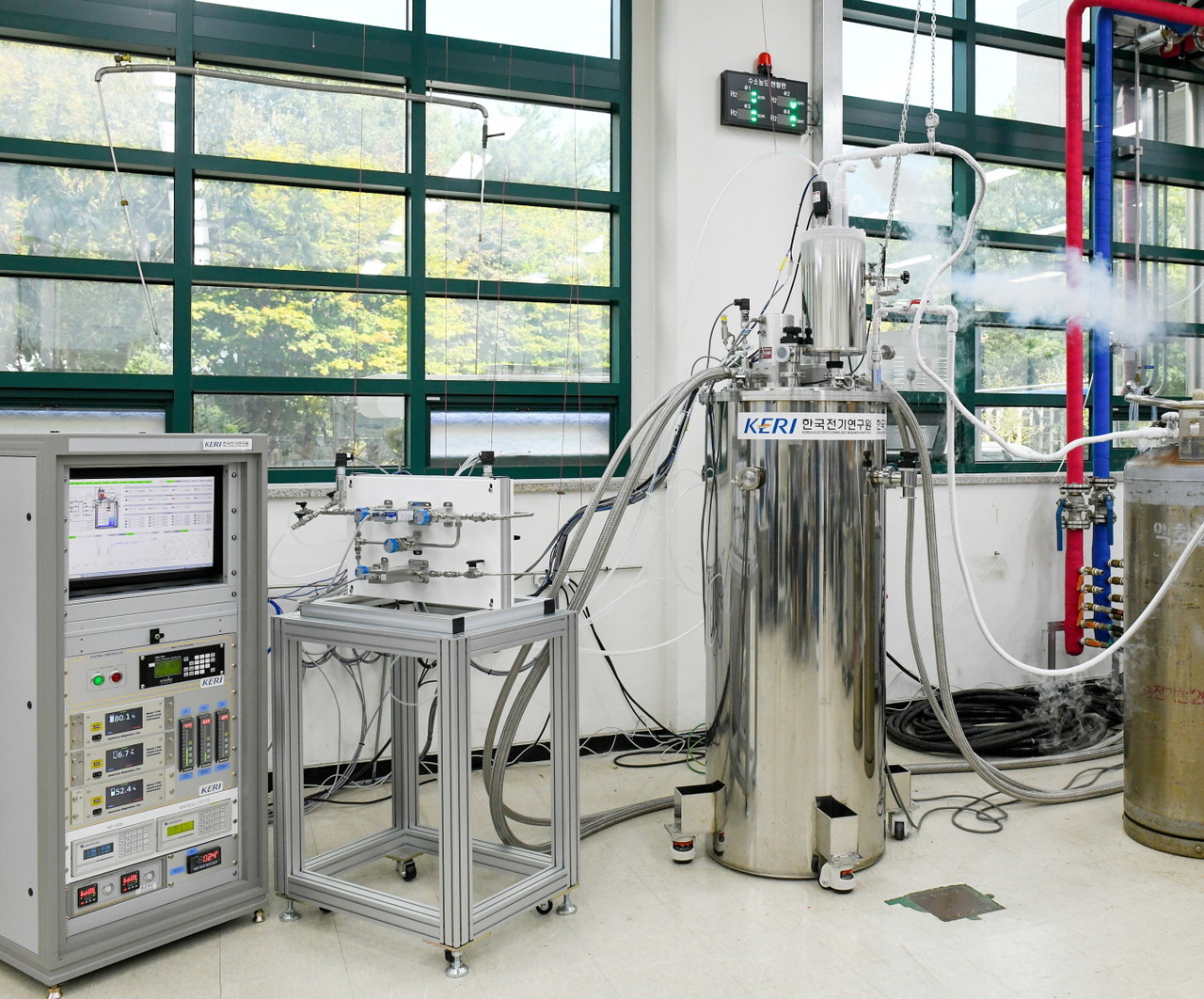 ▲ 한국전기연구원의 액체수소 생산 및 장기 저장 냉각기
