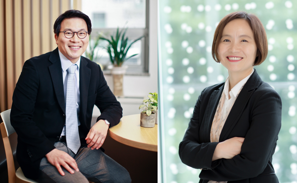 왼쪽부터 에쓰티케이 대표이사 이승근, 아크로니스코리아 지사장 고목동