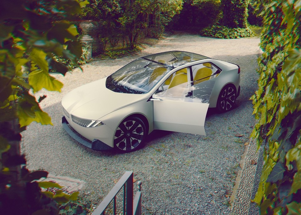 BMW는 2023 IAA 모빌리티에서 미래 전기차를 엿볼 수 있는 비전 노이어 클라쎄를 공개했다. [사진=BMW]
