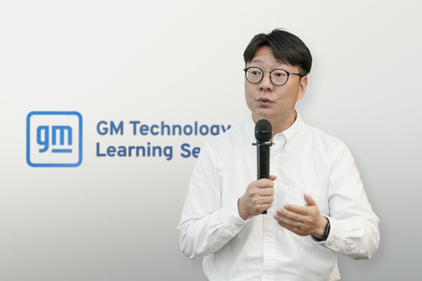 양영제 LG에너지솔루션 자동차 전지 상품기획 담당 팀장이 GM과의 배터리 협력에 대해 설명하고 있다. [사진=GM]