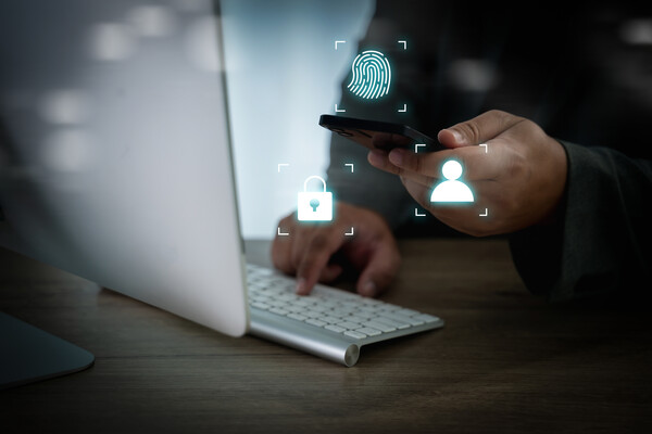 아이씨티케이의 독자적인 기술인 VIA-PUF(물리적 복제 방지) 칩은 반도체마다 고유한 ‘전자 지문’을 부여해 해킹 및 복제를 원천 차단하는 기술이다. [사진=게티이미지뱅크]