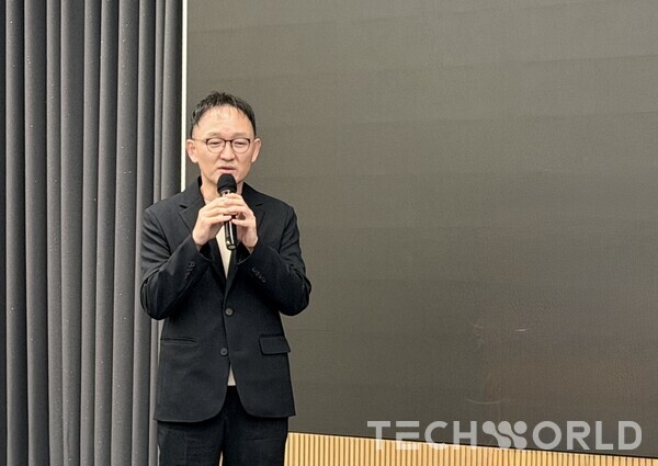 채명신 한국GM 디지털 비즈니스 총괄(상무)가 발표하고 있는 모습. [사진=박규찬 기자]