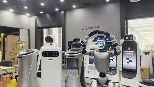 클로봇이 오는 11월5일부터 8일까지 킨텍스에서 열리는 ‘2025 로보월드’에서 휴머노이드 로봇의 ‘사회적 지능(Social Intelligence)’을 선보인다.  [제공=클로봇]