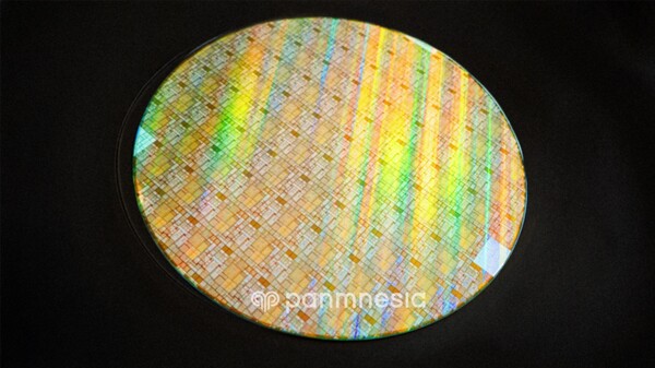 파네시아의 스위치 샘플이 포함된 웨이퍼 [사진=파네시아]